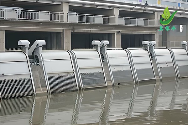 灌溉渠道清污机操作技巧